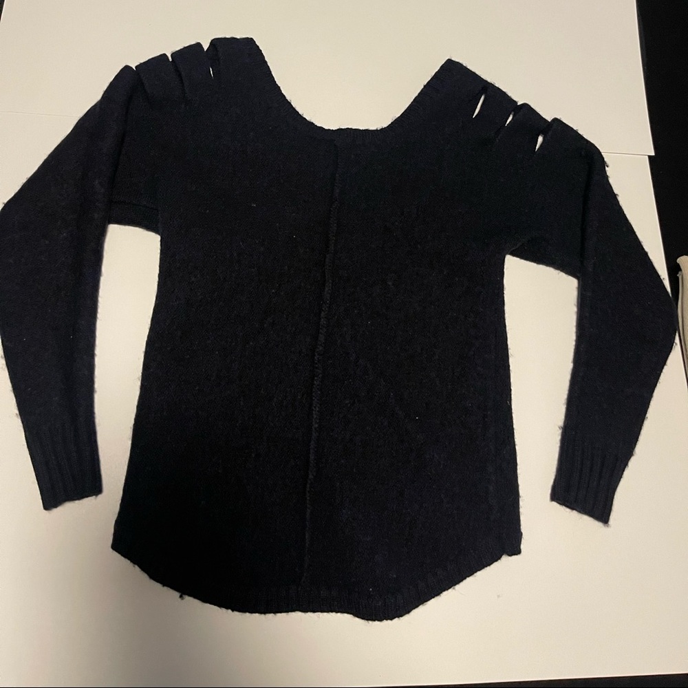 Guess sweater